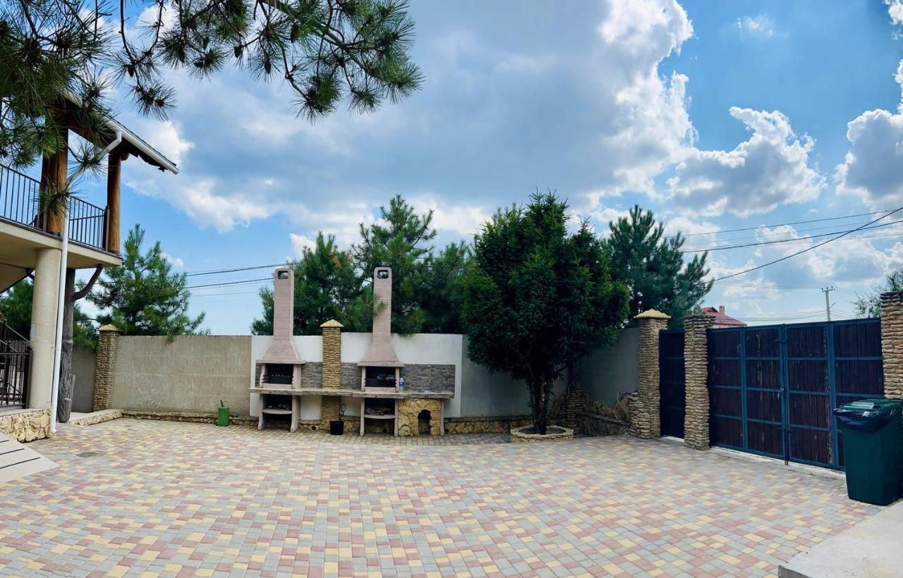 More Nadezhd سانجييكا
